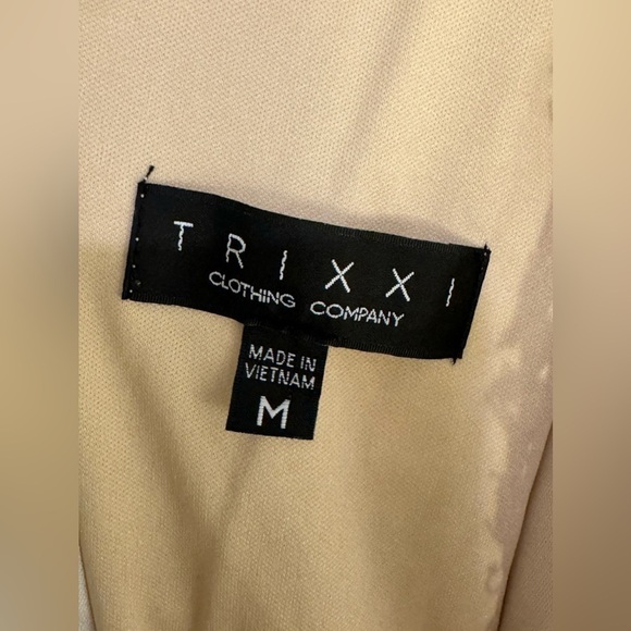 Trixxi Clothing Company Lace White and Cream Sleeveless Dress Size Medium - Picture 5 of 6